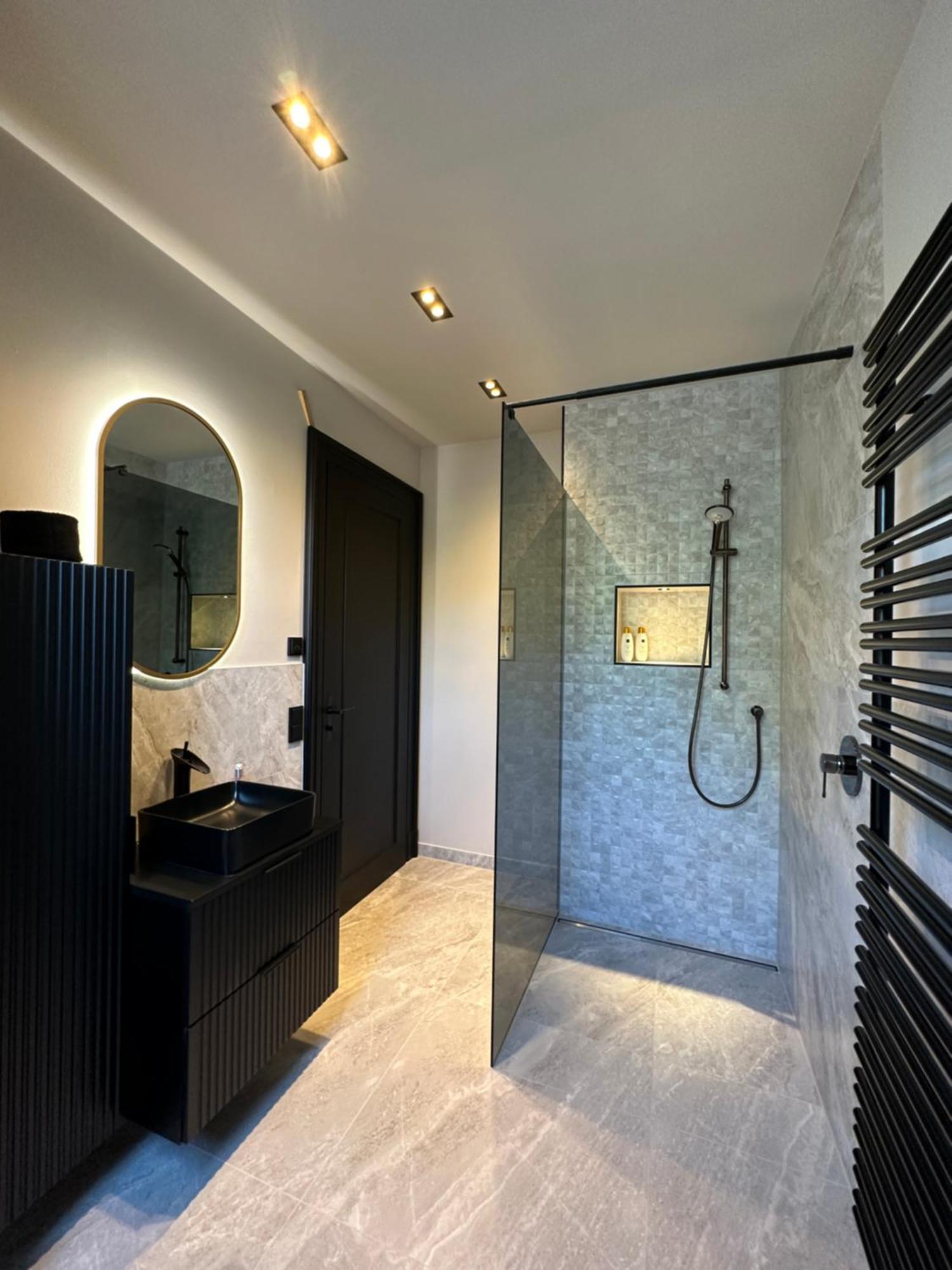 * Stadtvilla Plauen * * Aussergewoehnlich * 2 Zimmerwohnung * Zentrumsnah Ngoại thất bức ảnh
